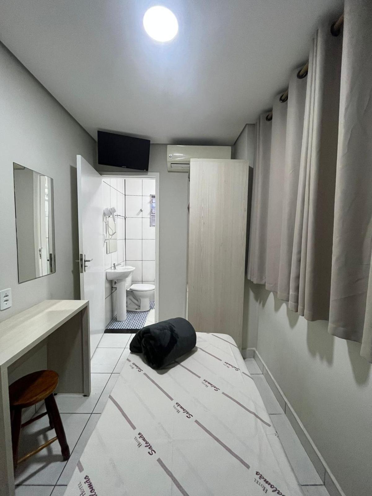 Hotel Salomao - Proximo A 25 De Marco, Bom Retiro, Bras E Rua Santa Efigenia, A 2 Minutos Do Mirante Sampa Sky E Pista De Skate Anhangabau Sao Paulo Exterior foto