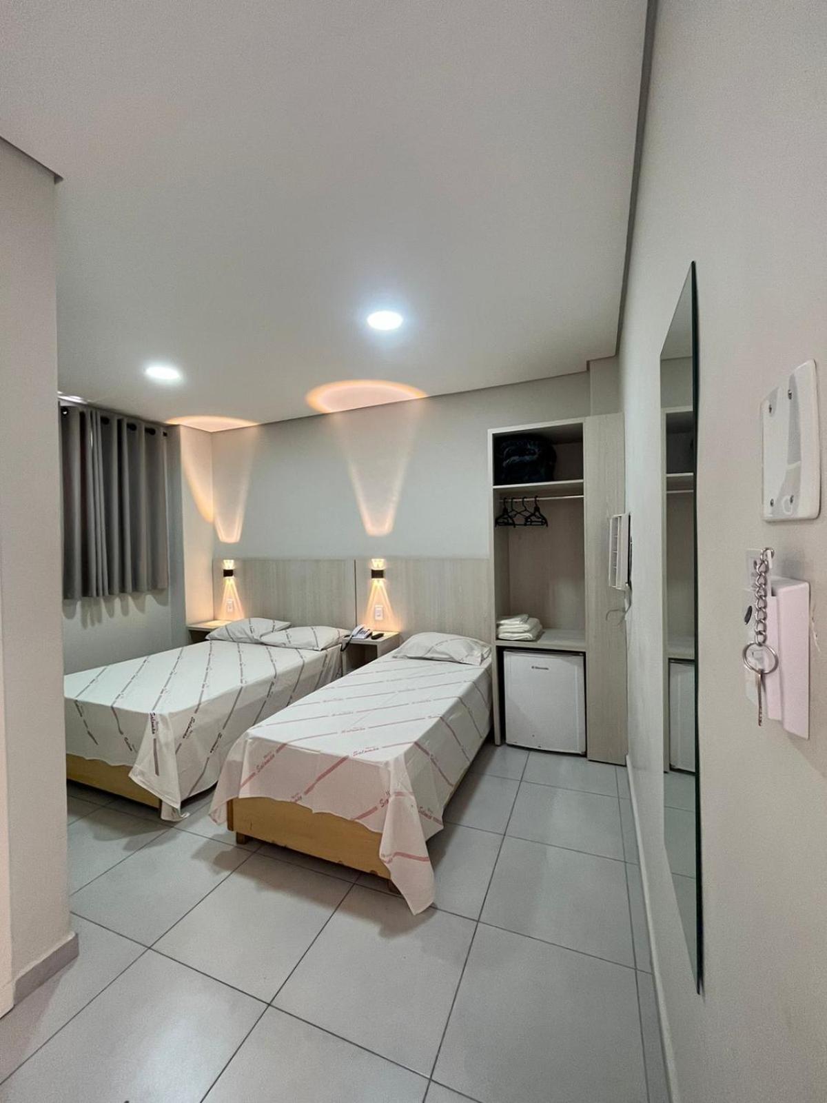 Hotel Salomao - Proximo A 25 De Marco, Bom Retiro, Bras E Rua Santa Efigenia, A 2 Minutos Do Mirante Sampa Sky E Pista De Skate Anhangabau Sao Paulo Exterior foto