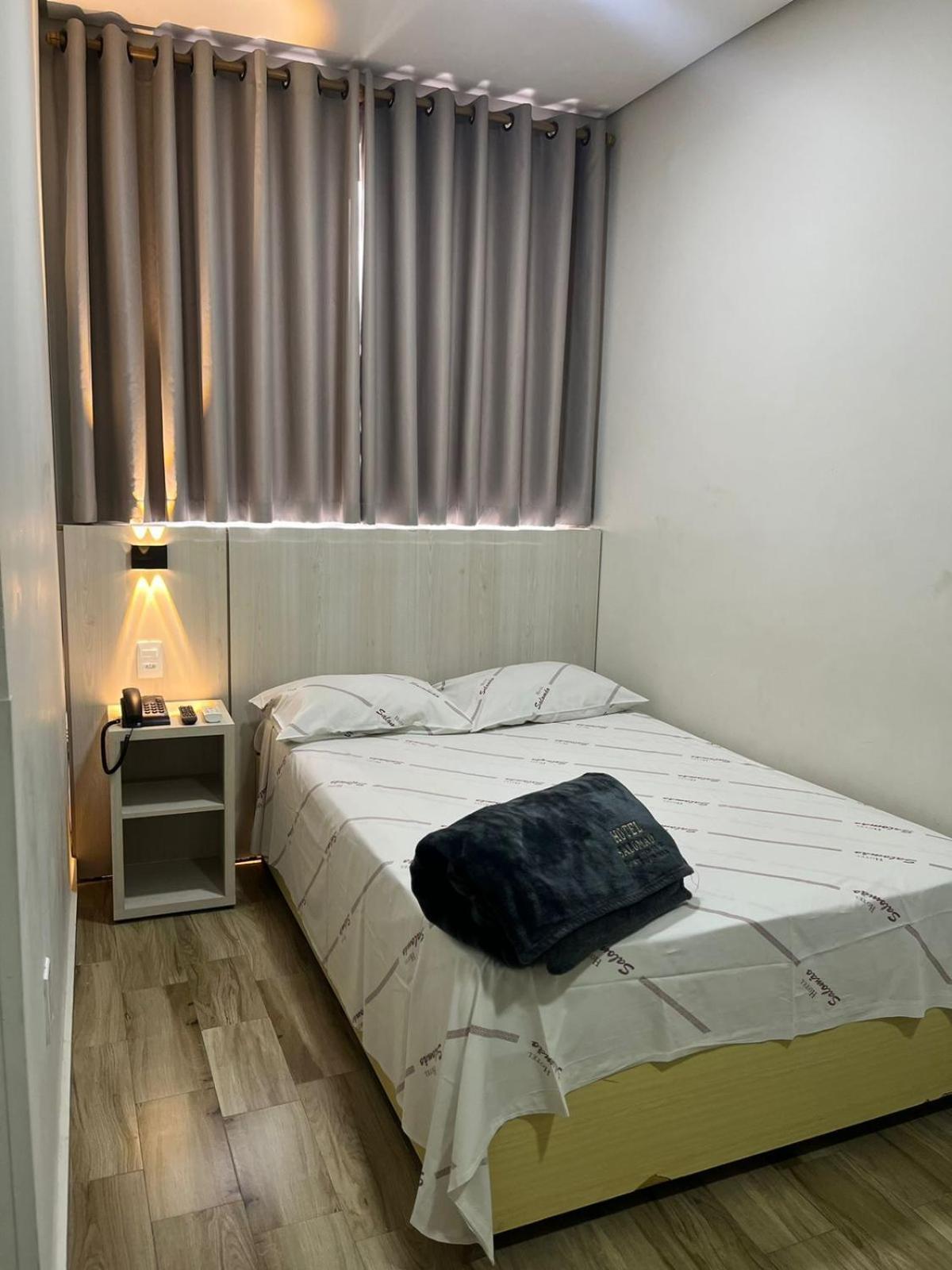 Hotel Salomao - Proximo A 25 De Marco, Bom Retiro, Bras E Rua Santa Efigenia, A 2 Minutos Do Mirante Sampa Sky E Pista De Skate Anhangabau Sao Paulo Exterior foto