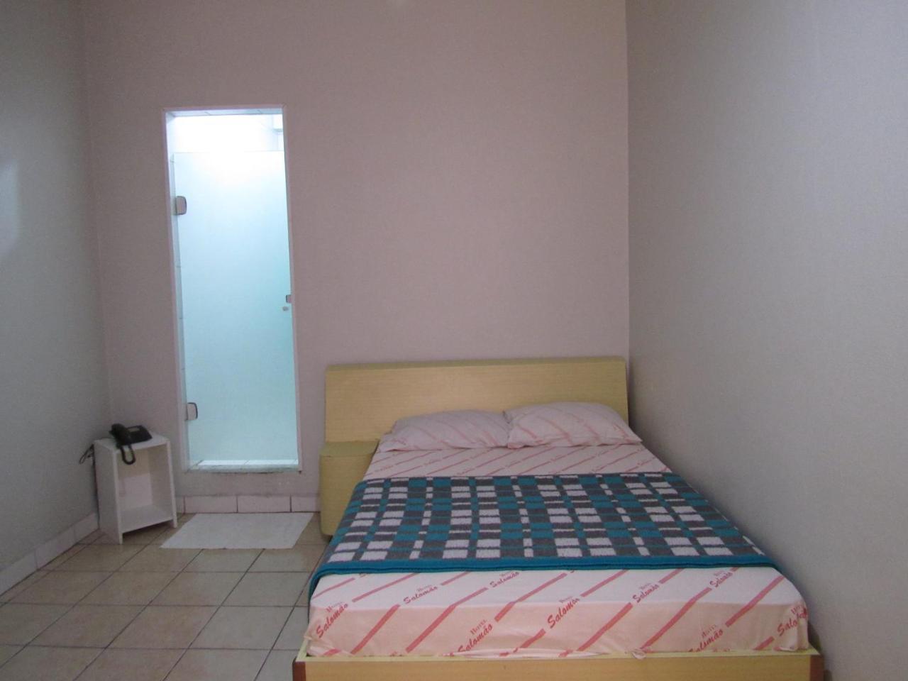Hotel Salomao - Proximo A 25 De Marco, Bom Retiro, Bras E Rua Santa Efigenia, A 2 Minutos Do Mirante Sampa Sky E Pista De Skate Anhangabau Sao Paulo Exterior foto